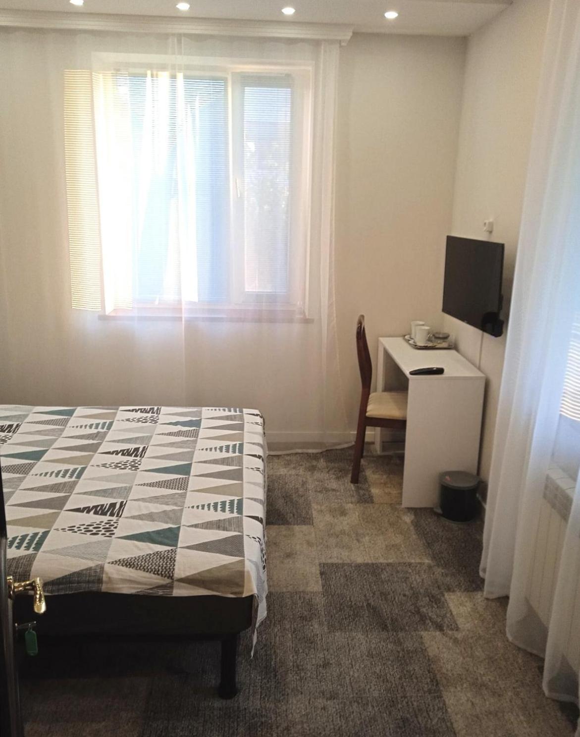 приватний будинок в миколаєві з гаражем Private House In With Garage * ניקולייב