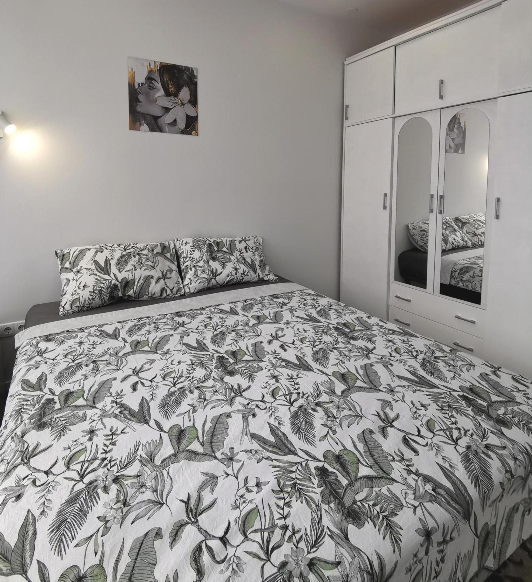 приватний будинок в миколаєві з гаражем Private House In With Garage *
