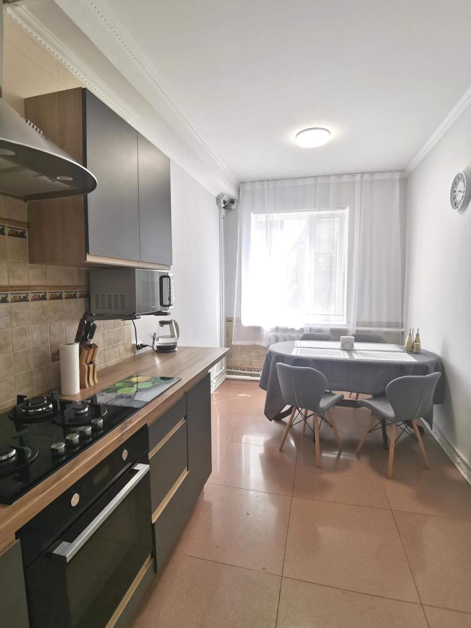 приватний будинок в миколаєві з гаражем Private House In With Garage