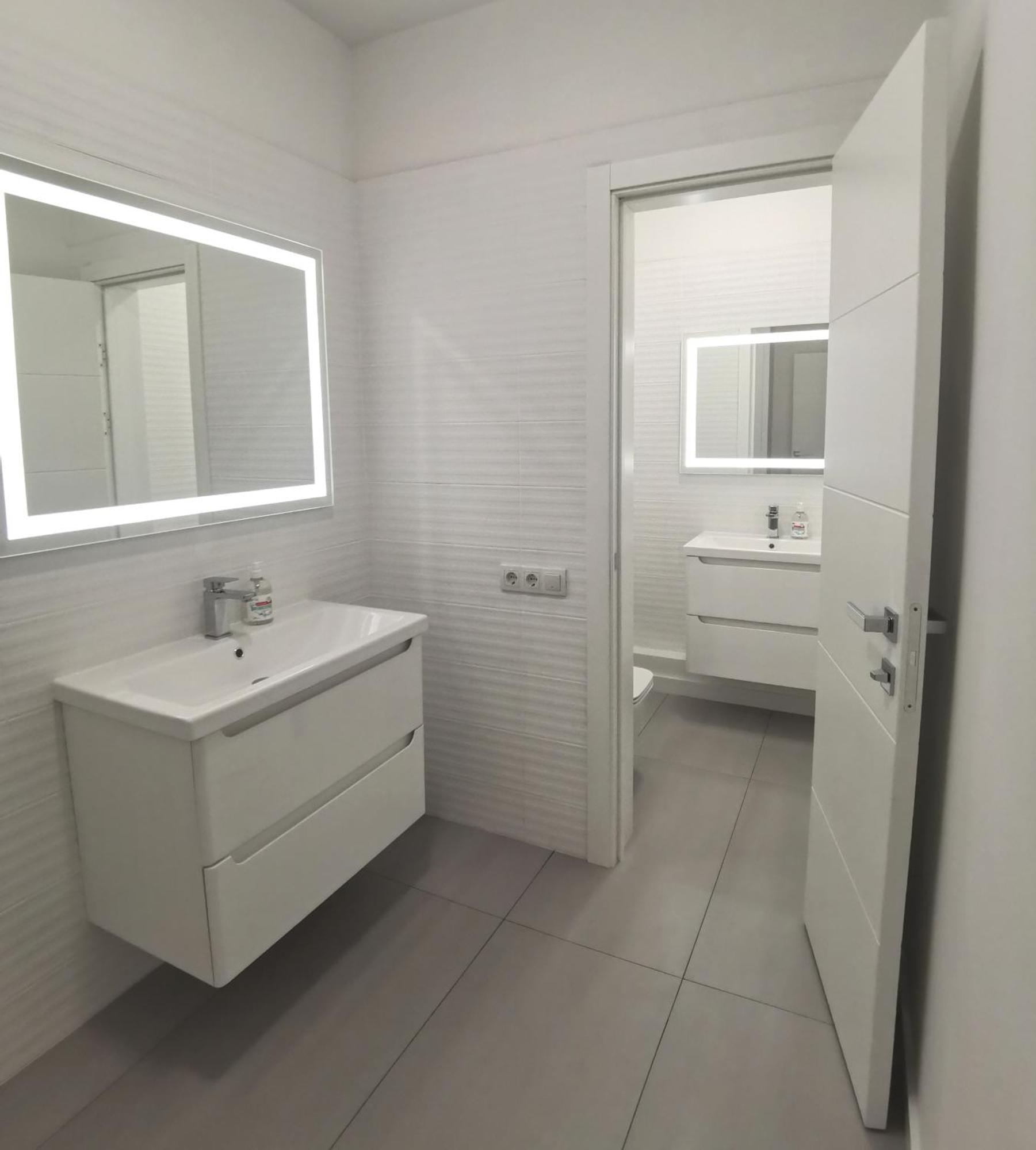 приватний будинок в миколаєві з гаражем Private House In With Garage דירה