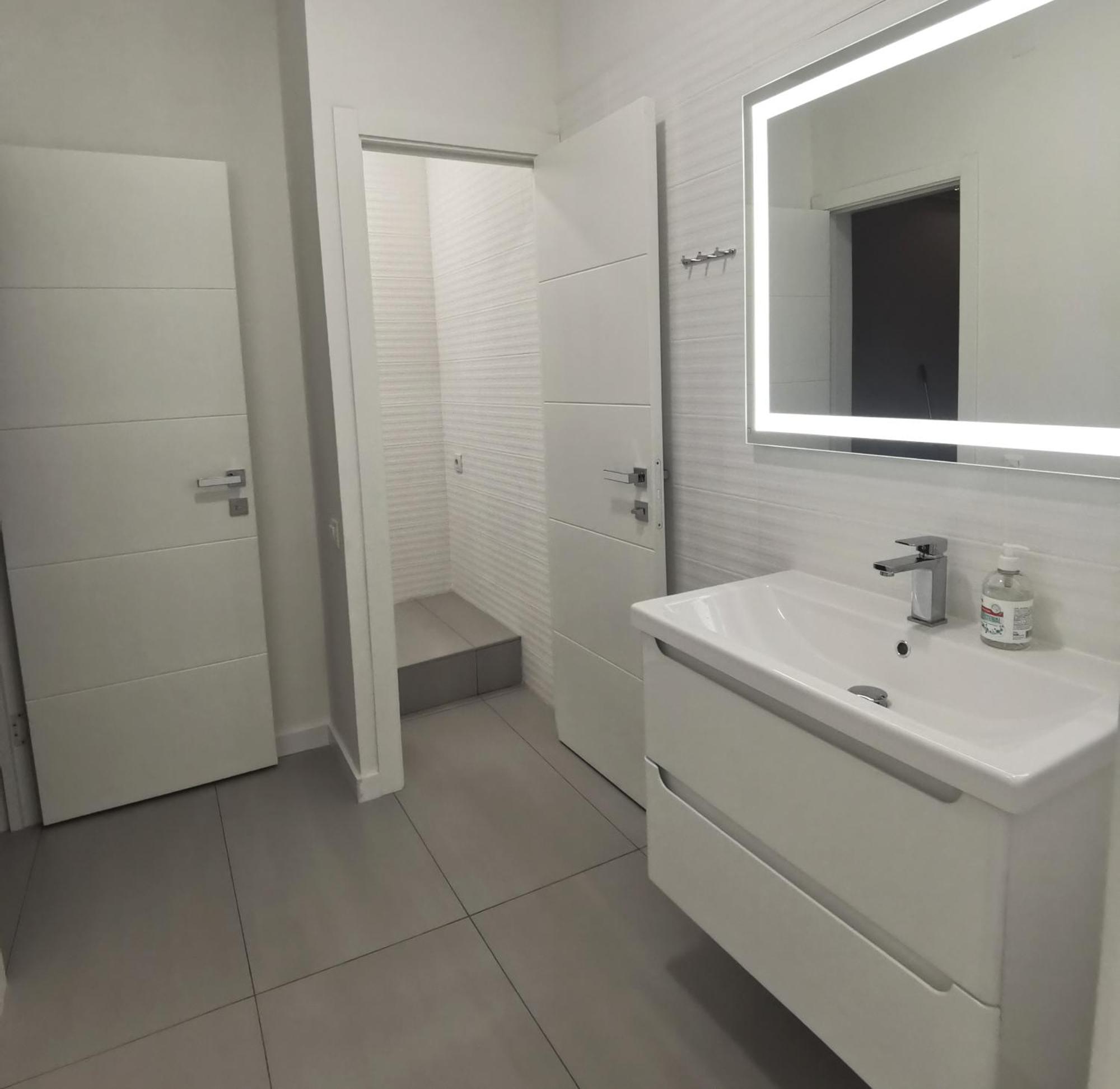 דירה приватний будинок в миколаєві з гаражем Private House In With Garage *