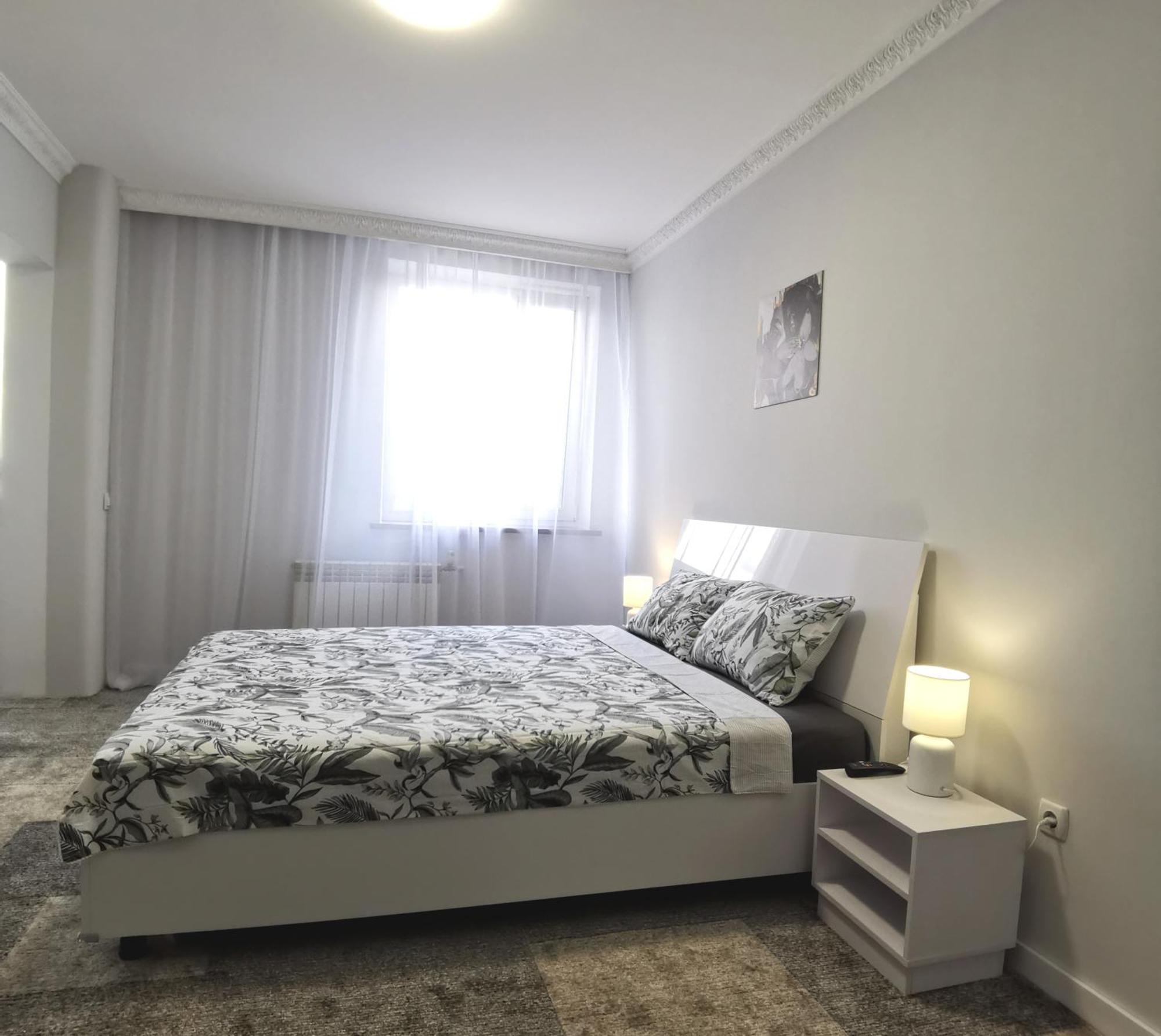 приватний будинок в миколаєві з гаражем Private House In With Garage דירה ניקולייב