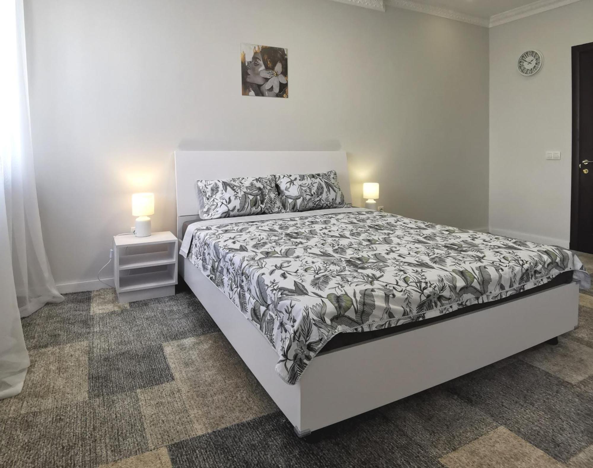 приватний будинок в миколаєві з гаражем Private House In With Garage ניקולייב